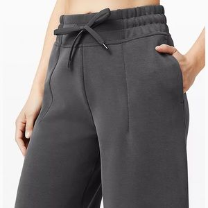 NWT lululemon soft ambitions high rise crop